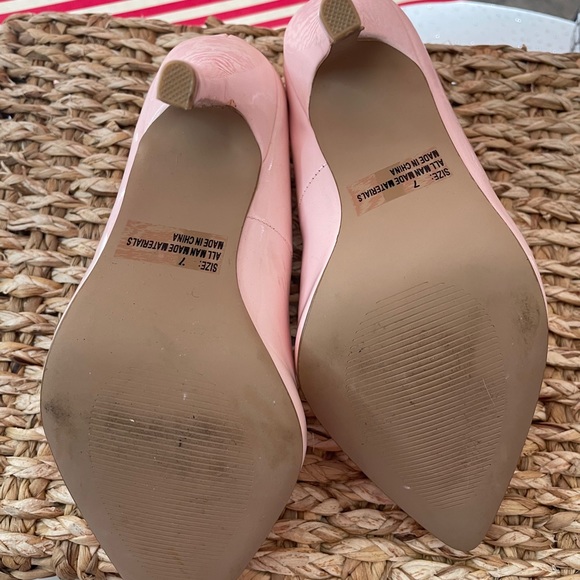 Heels - Picture 2 of 3